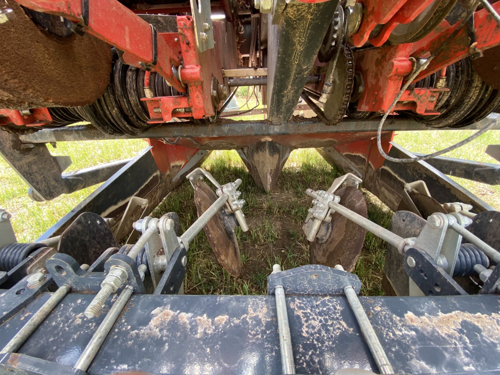 Meidema Structural 2000 Hillmaster two row tipping hopper belt potato planter. Model MS 2000RH. - Image 11 of 23