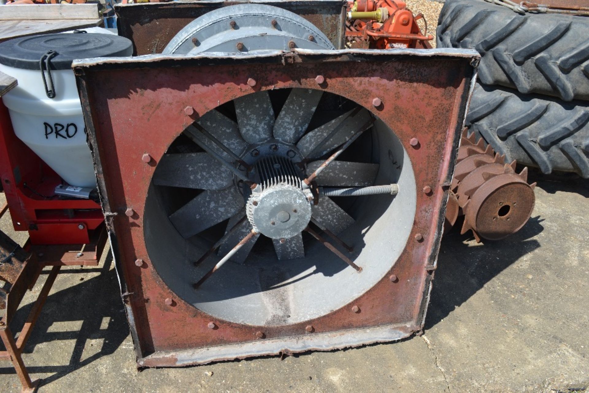 3x 3ft building fans, with some ducting. M - Image 8 of 8