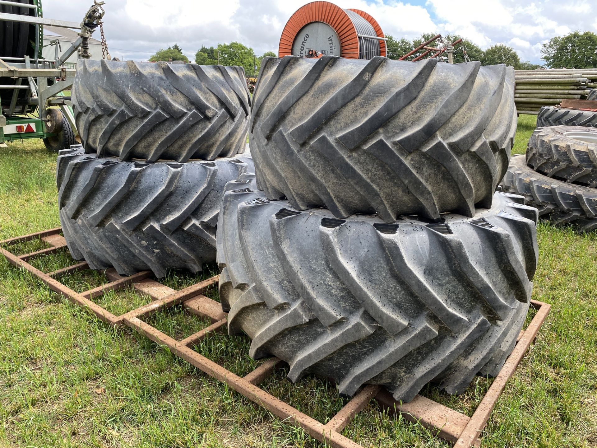 Set of Trelleborg Twin wheels and tyres to fit New Holland 6090. Comprising 750/45-30.5 fronts @ 30% - Image 4 of 15