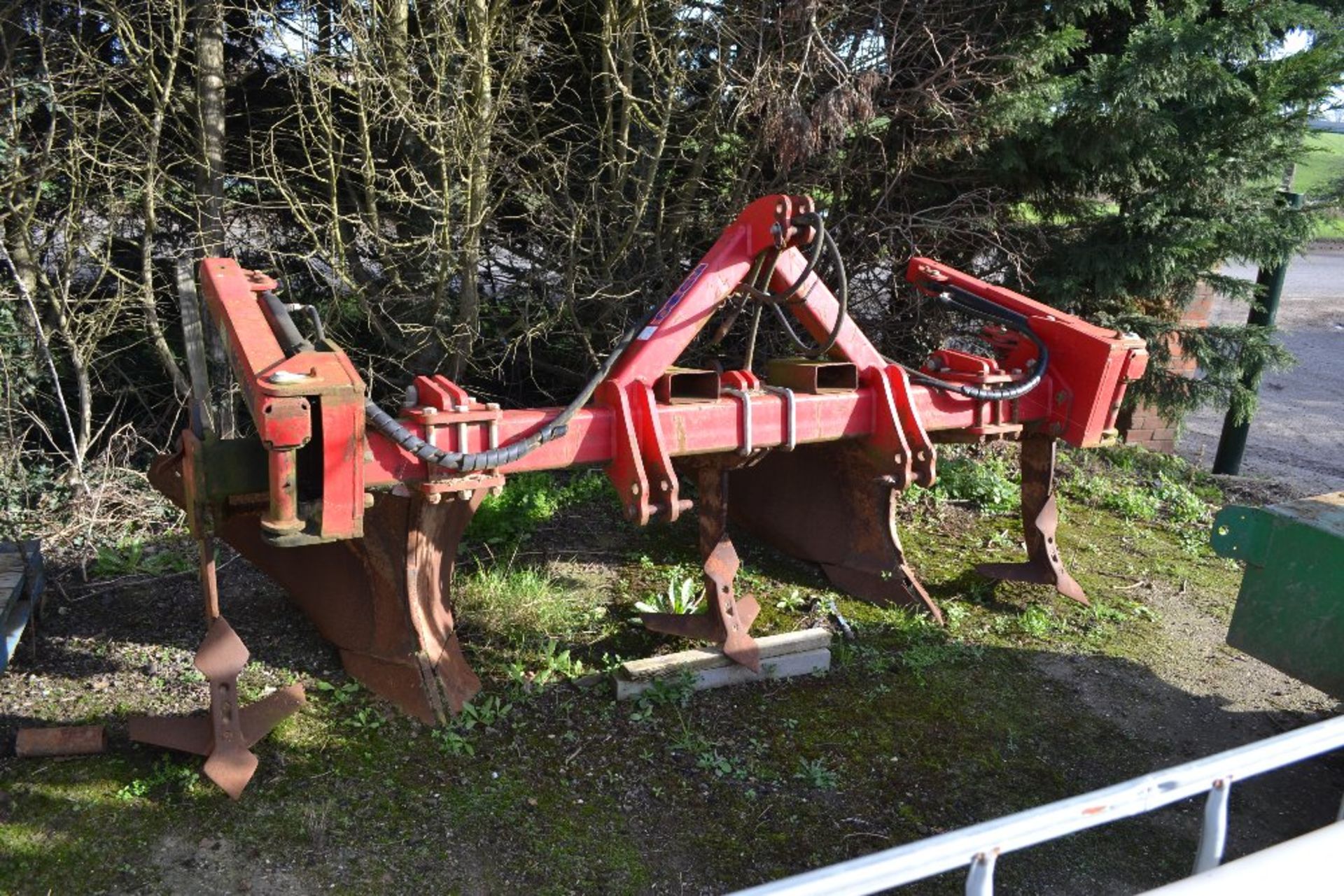 Sumo Forma2 bed former. Serial number 09100. With three sub-soiler legs and bout markers. LM - Image 8 of 9