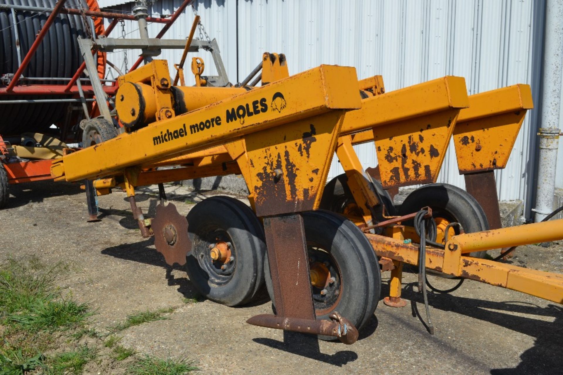 Michael Moore Moles Twin HR two leg mole plough (with fitting for third). Serial number 2403. M - Image 17 of 19