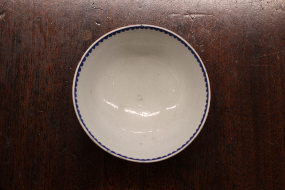 A small collection of 18th Century Worcester, famille rose and other tea bowls, modern Chinese tea - Image 11 of 24