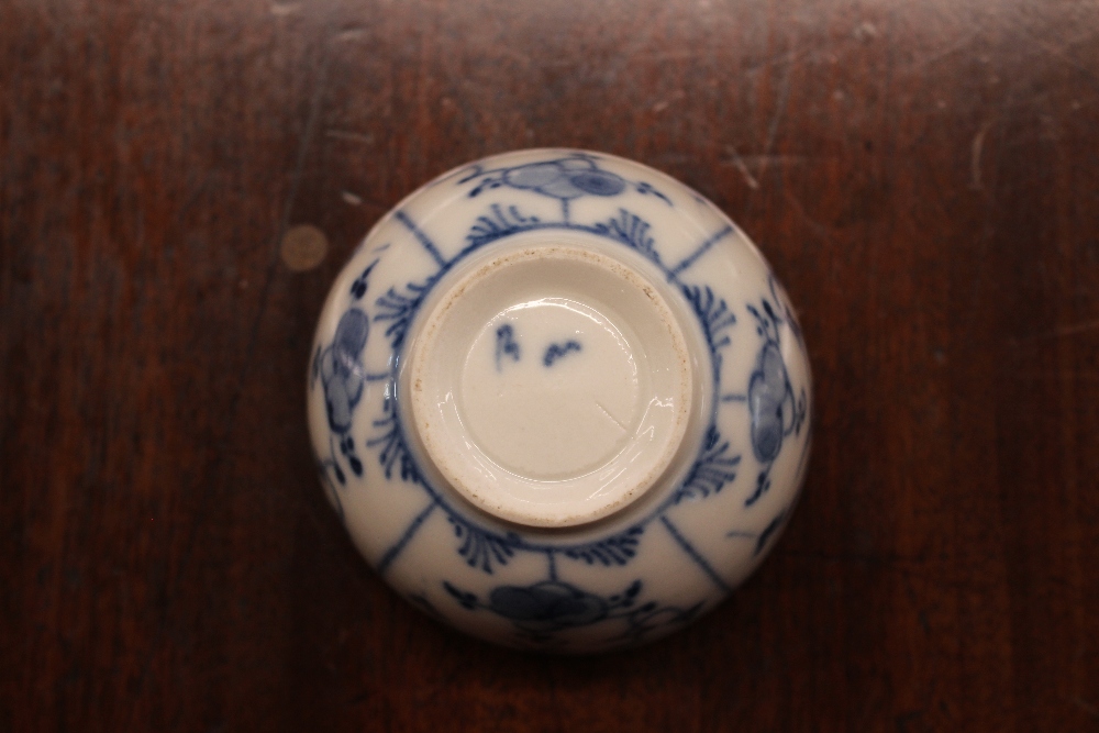 A small collection of 18th Century Worcester, famille rose and other tea bowls, modern Chinese tea - Image 10 of 24