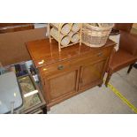 An early 20th Century mahogany side cupboard fitte