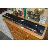 A Ronnie O'Sullivan snooker cue in fitted case
