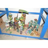 21 various decorated wooden frog models (shop dis