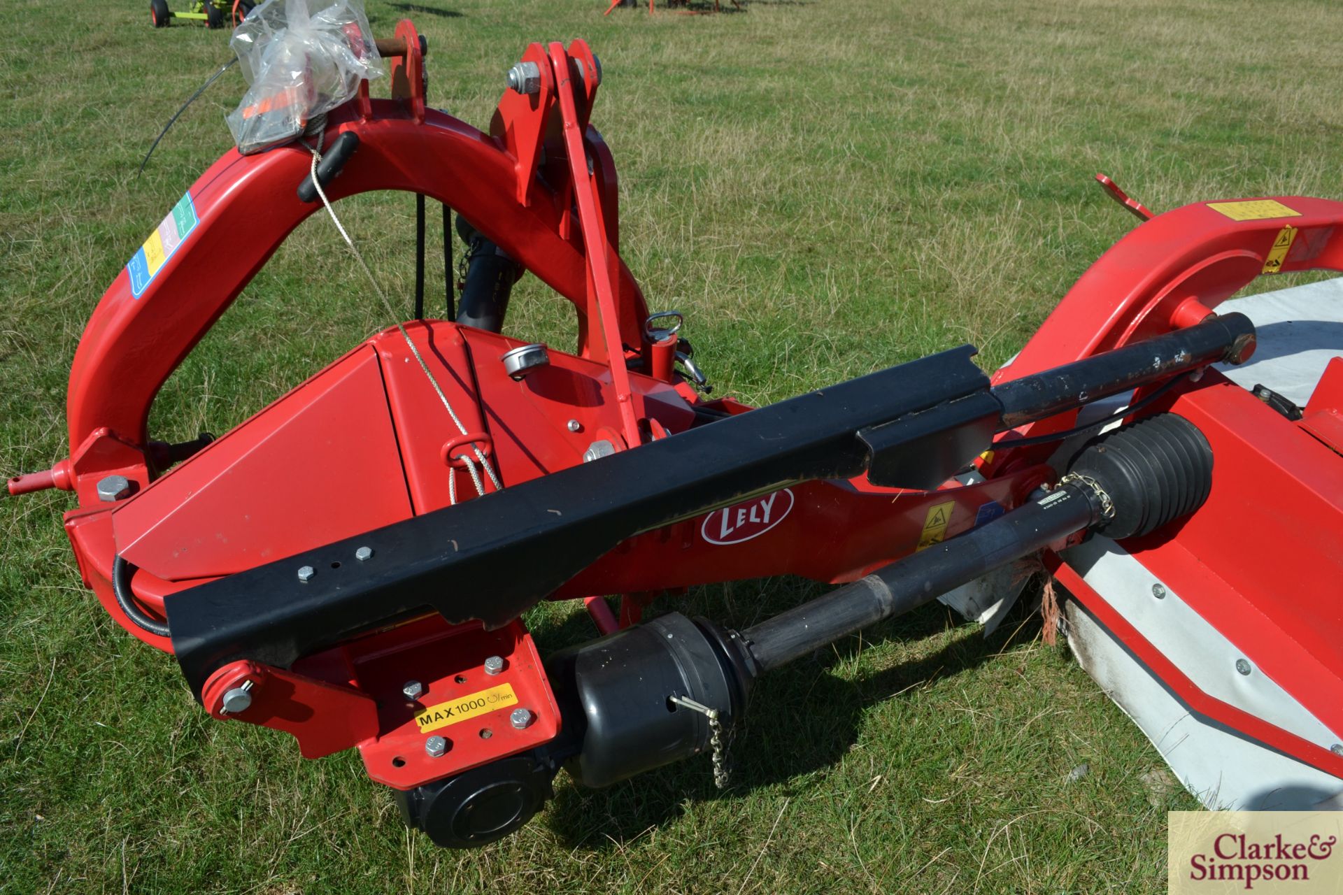 Lely Splendimo 280MC 2.8 mounted hydraulic fold mower conditioner. 2009. Serial number 0003083784. - Image 6 of 12