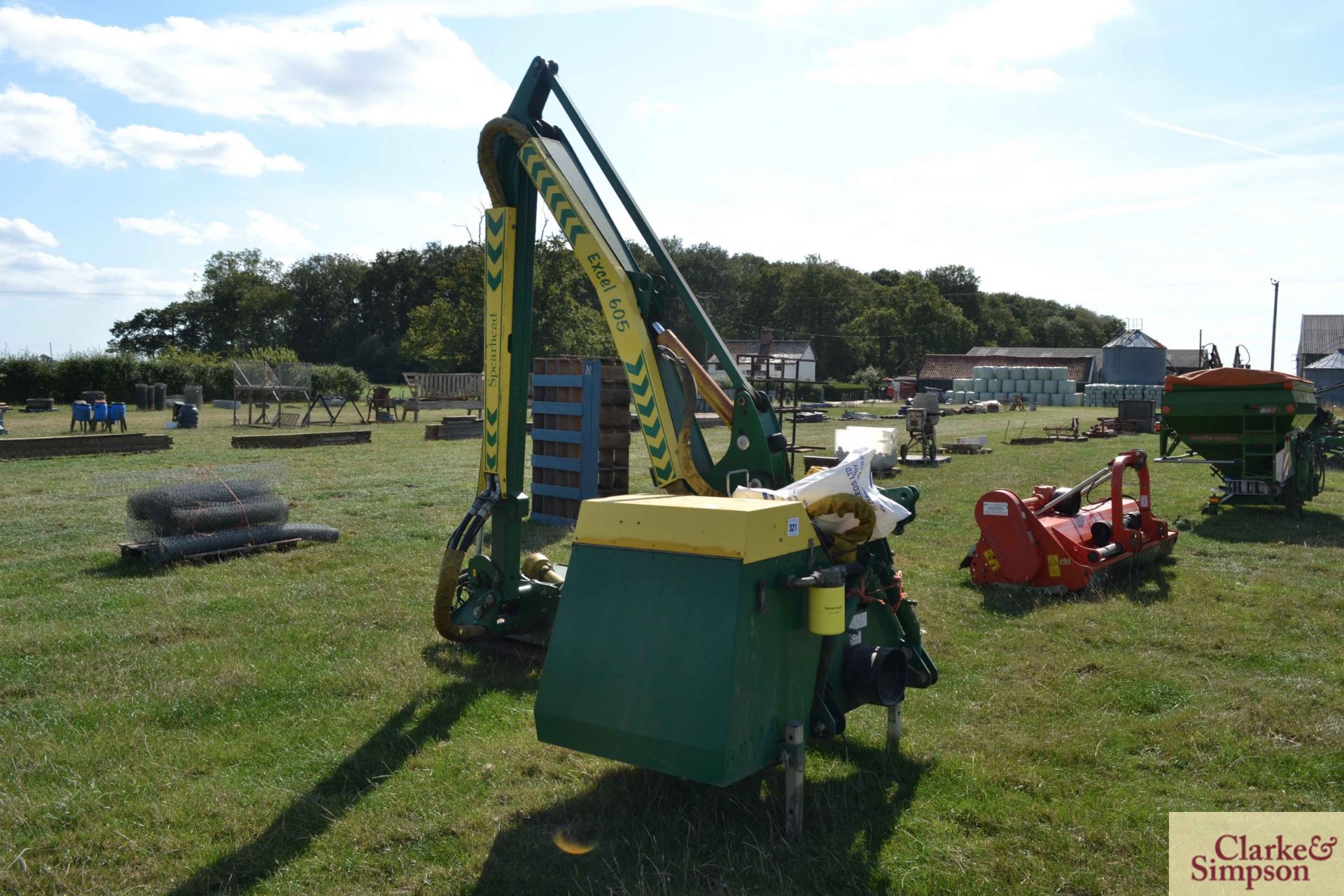 Spearhead XL605 linkage mounted hedge cutter. 2007. Model number 9560301. Serial number S071308. - Image 7 of 17