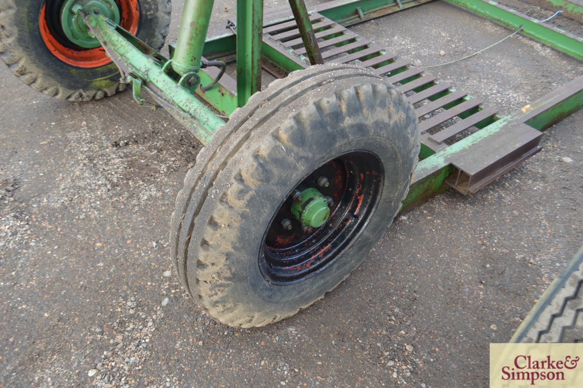 Drill trailer to suit MF 30 drill. With hydraulic axle. * - Image 5 of 7