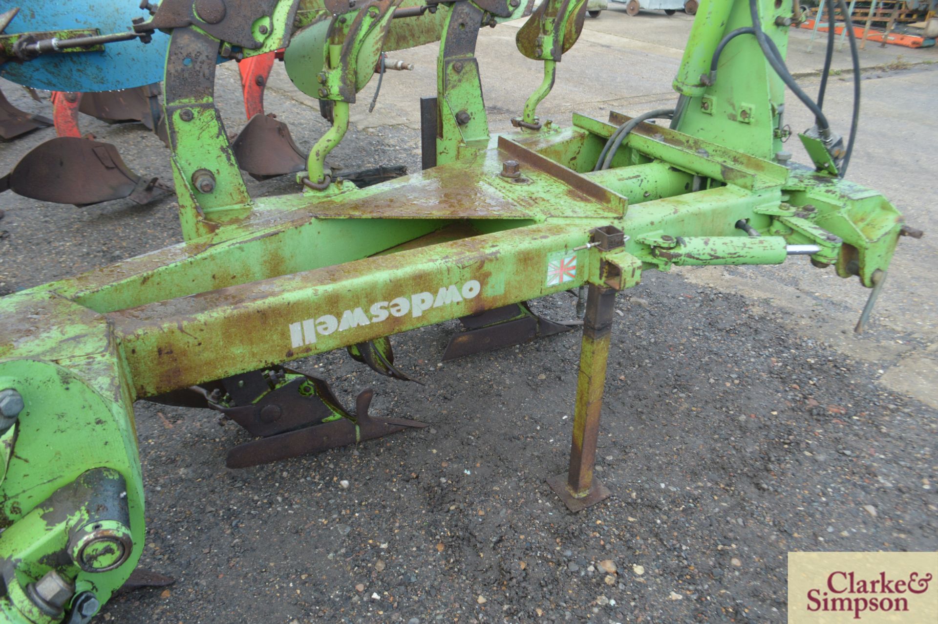 Dowdeswell DP7D2 4+1F reversible plough. Serial number 8812344. With rear discs. Owned from new. * - Image 6 of 10