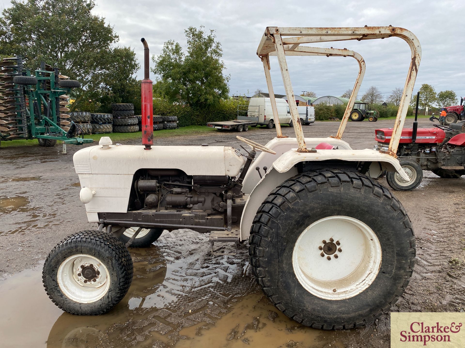 David Brown 885 2WD tractor. Serial number 623535. 2,972 hours. 16.9-24 rear turf tyres @ 99%. - Image 6 of 34