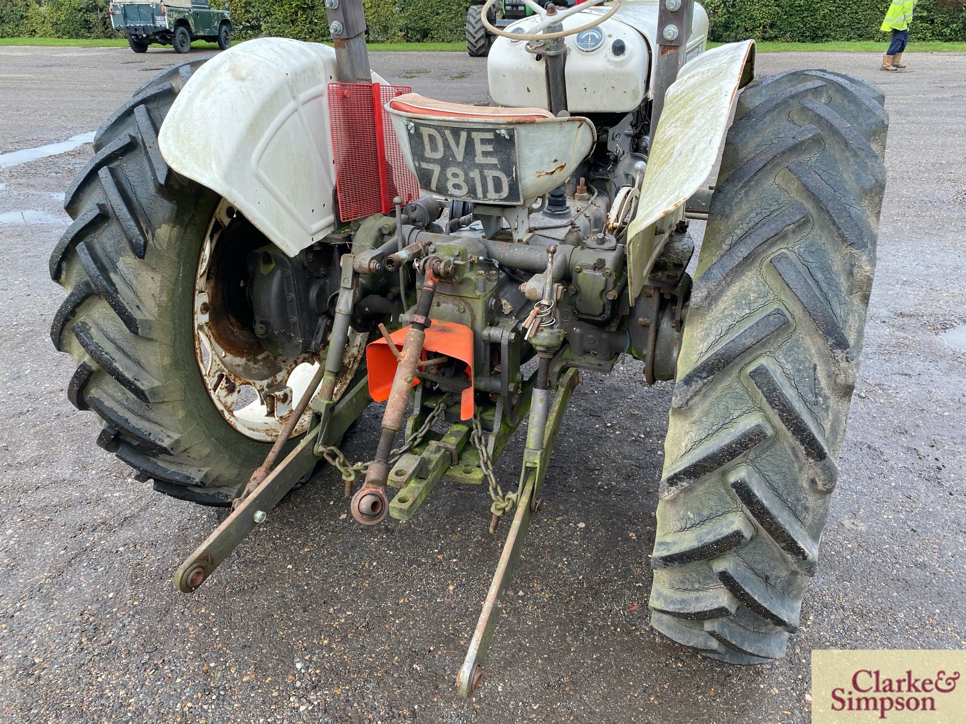 David Brown 990 Selectamatic 2WD tractor. Registration DUE 781D (no paperwork). Serial number 990A/ - Image 18 of 31