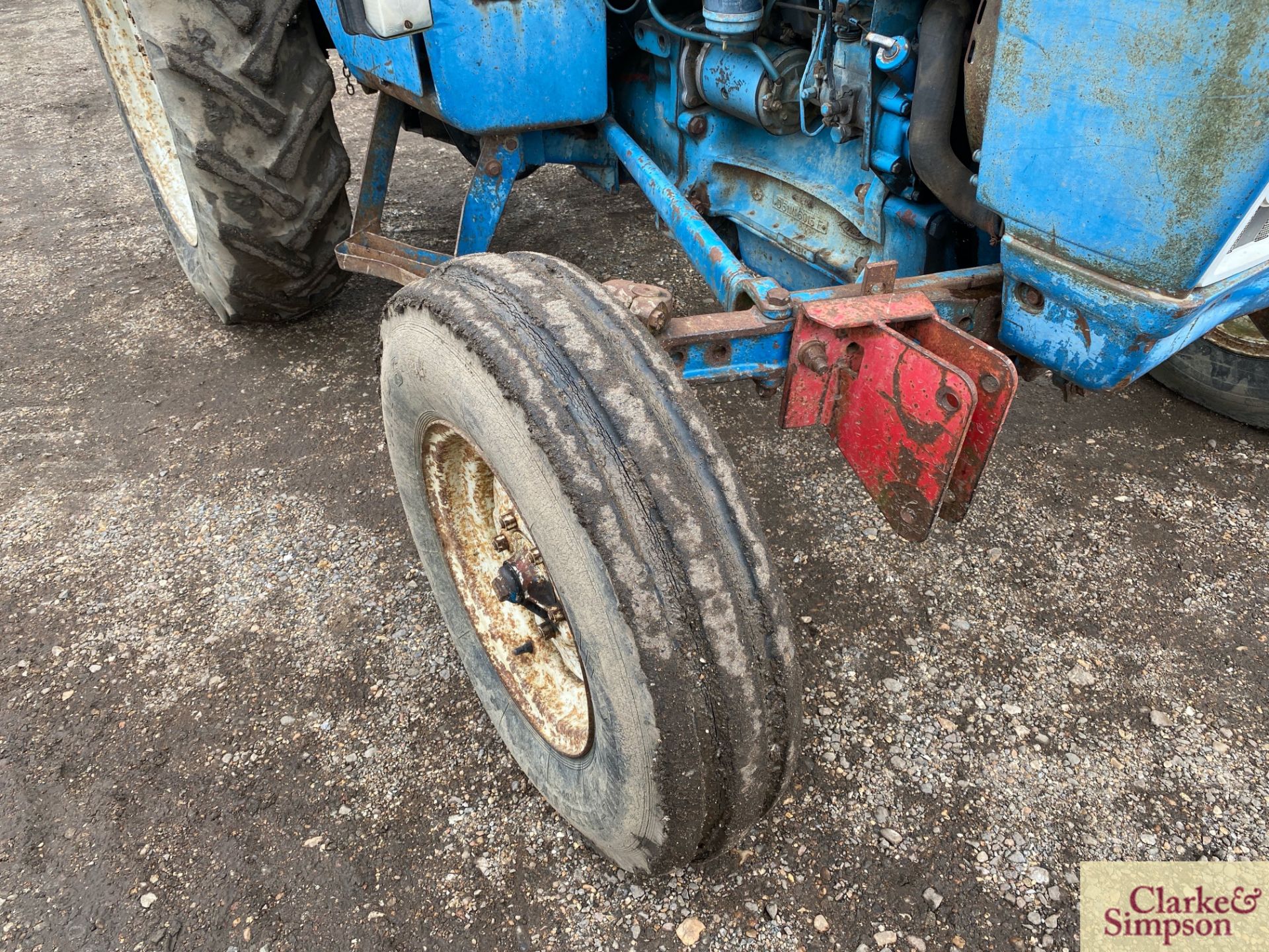 Ford 4100 2WD tractor. Registration SGV 409R. Date of first registration 02/1977. Serial number - Image 28 of 43