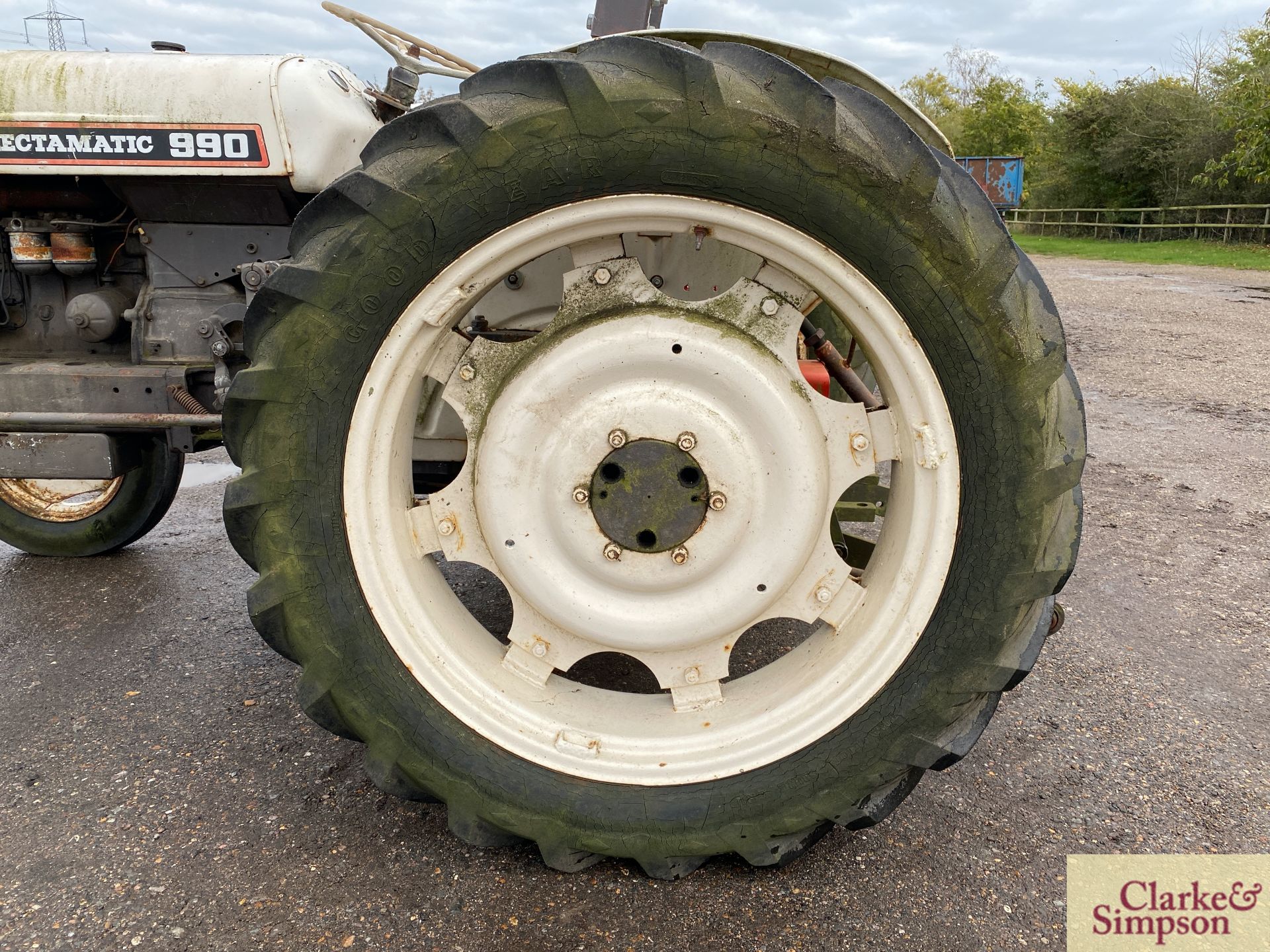 David Brown 990 Selectamatic 2WD tractor. Registration DUE 781D (no paperwork). Serial number 990A/ - Image 22 of 31