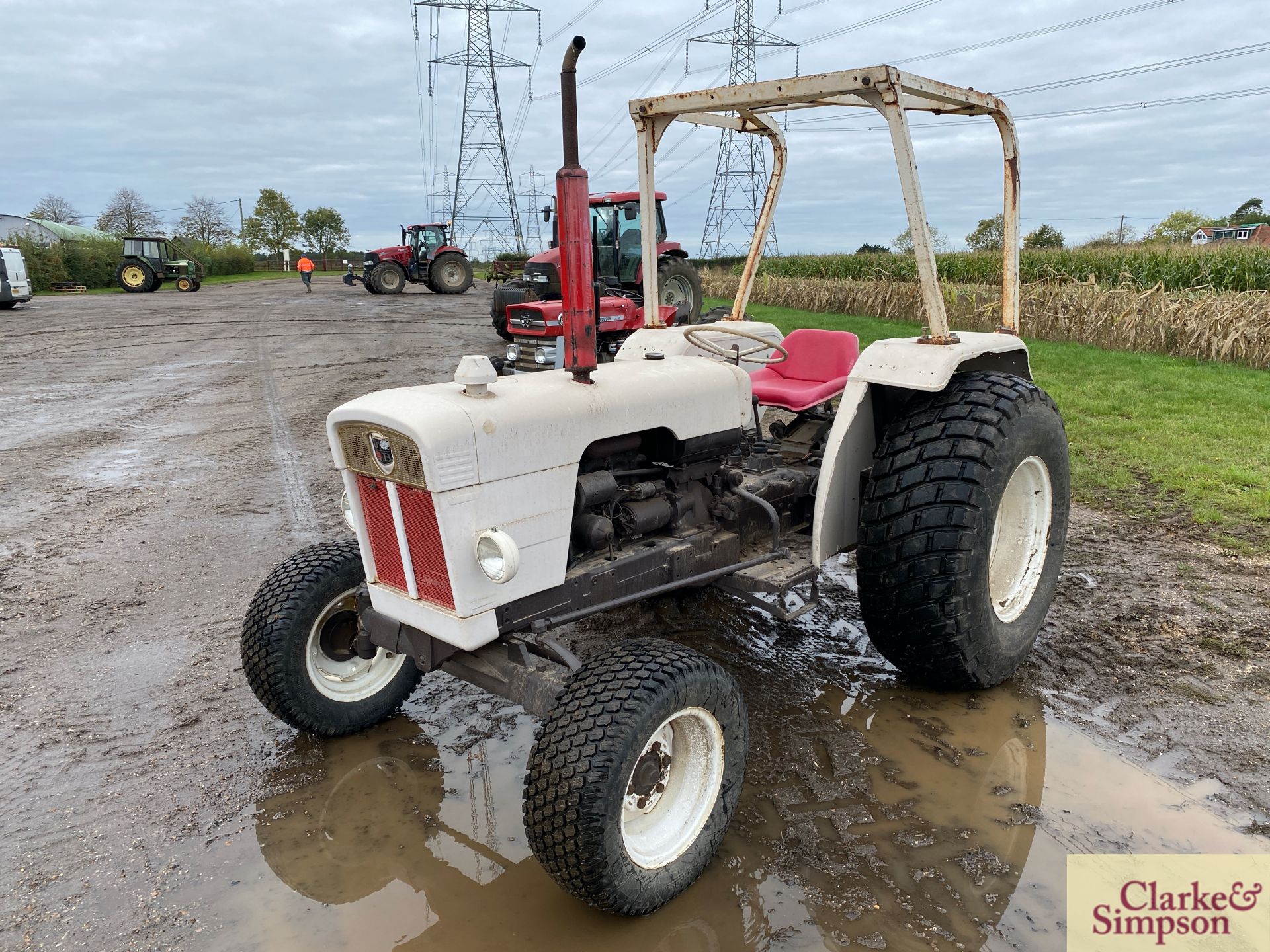 David Brown 885 2WD tractor. Serial number 623535. 2,972 hours. 16.9-24 rear turf tyres @ 99%. - Image 7 of 34