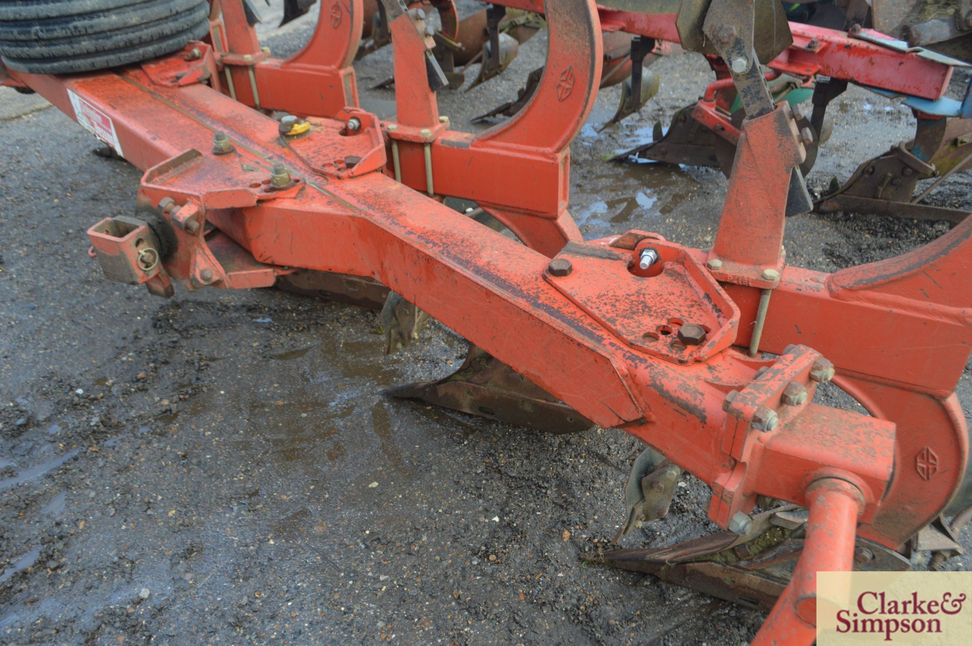 Gregoire Besson RB7 5F reversible plough. 1998. Serial number 705197. With No8 bodies and - Image 5 of 11