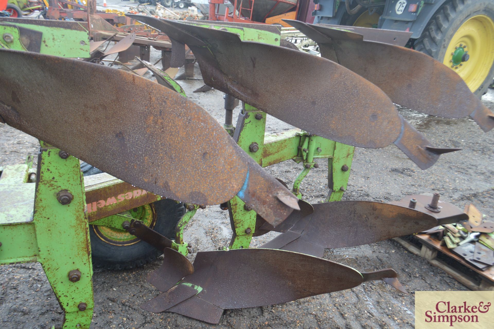 Dowdeswell DP7D2 4+1F reversible plough. Serial number 8812344. With rear discs. Owned from new. * - Image 9 of 10