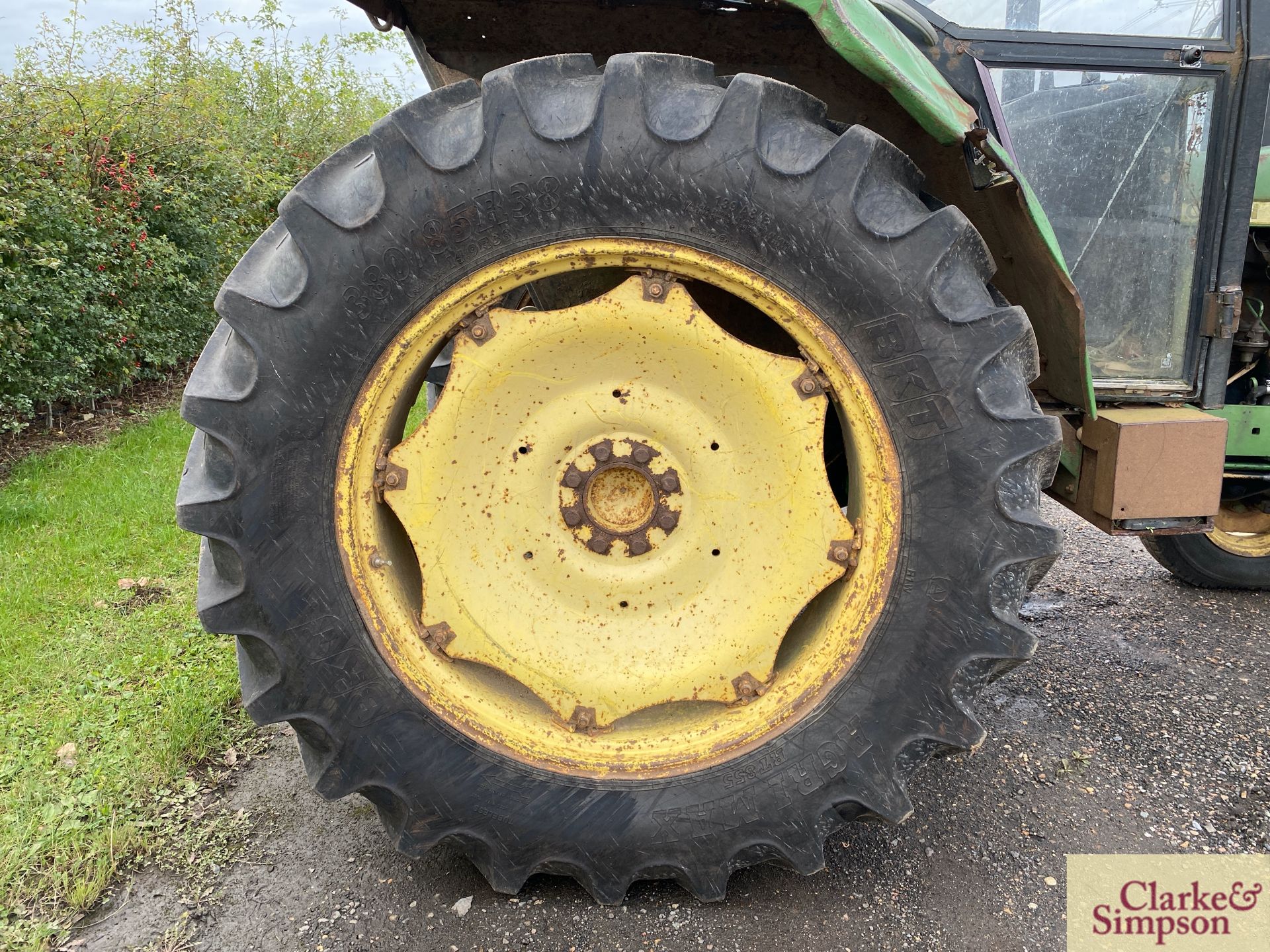 John Deere 2130 2WD tractor. Registration REX 815R (no paperwork). Date of first registration 11/ - Image 16 of 33