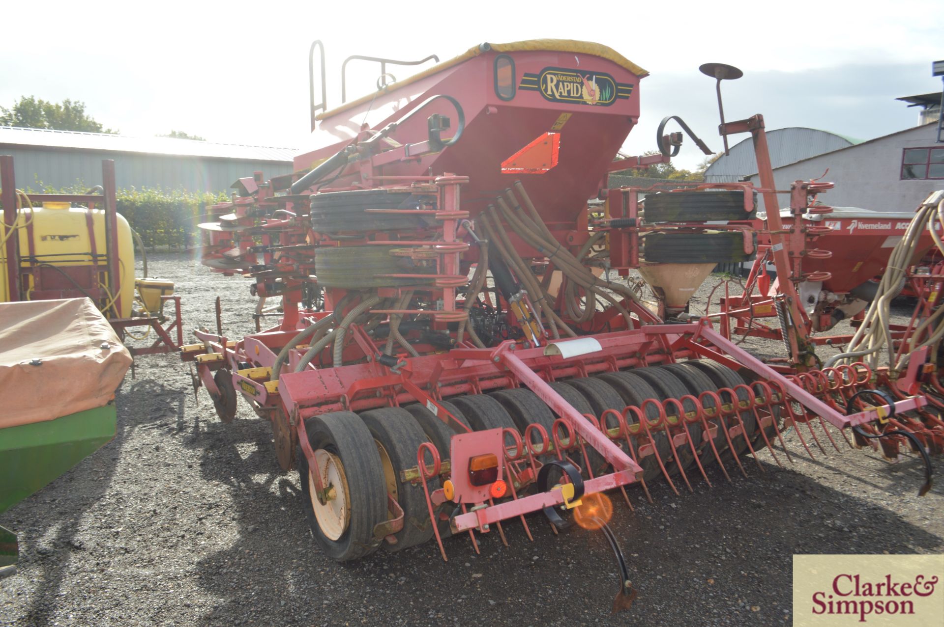 Vaderstad Rapid RDA400F 4m System Disc drill. 2001. Serial number 11033. With pre-emergence - Image 5 of 21