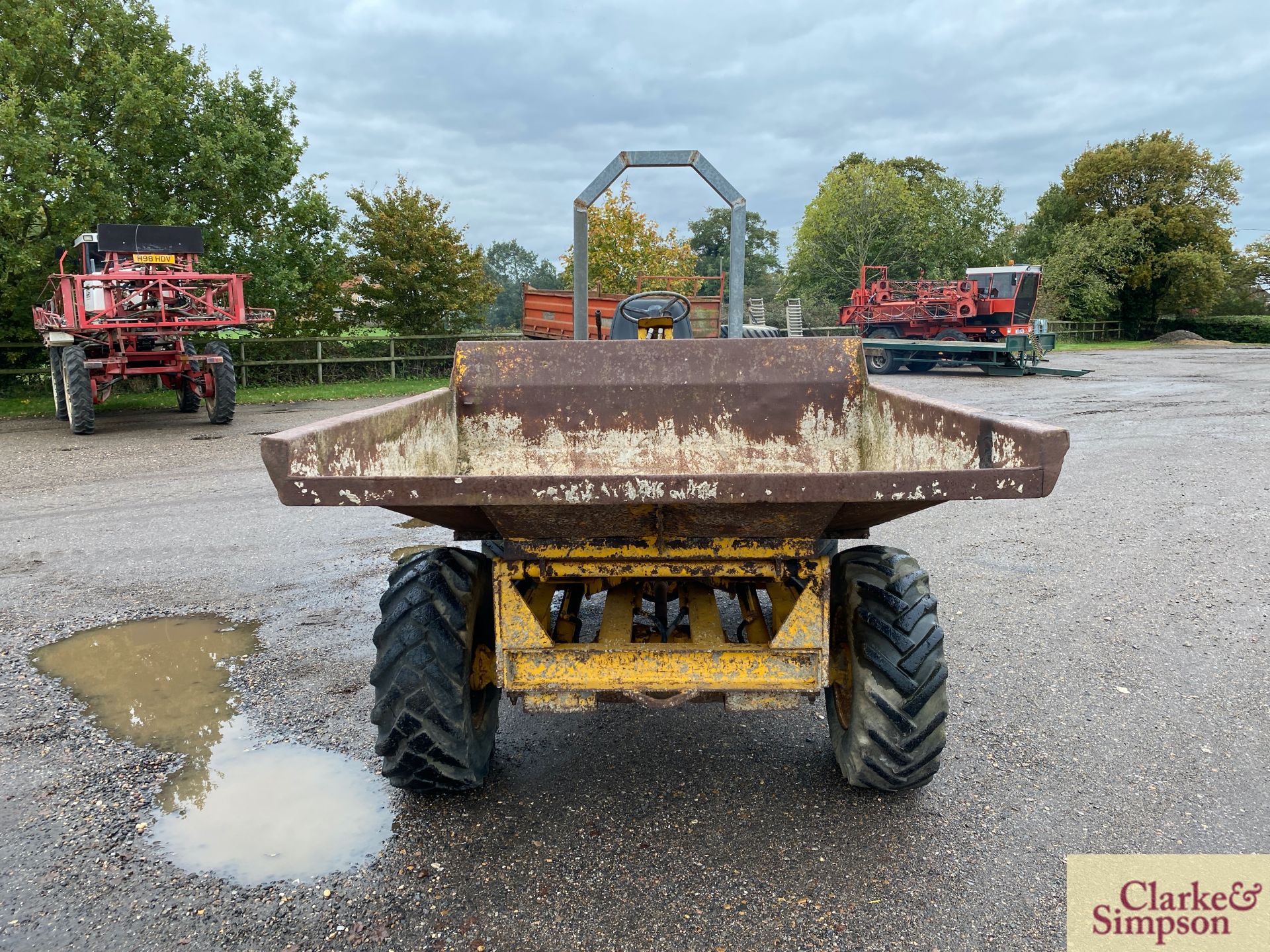 Winget 2.5T 4WD pivot steer dumper. 11.5/80R15 wheels and tyres. With electric start Lister 3cyl - Image 2 of 32