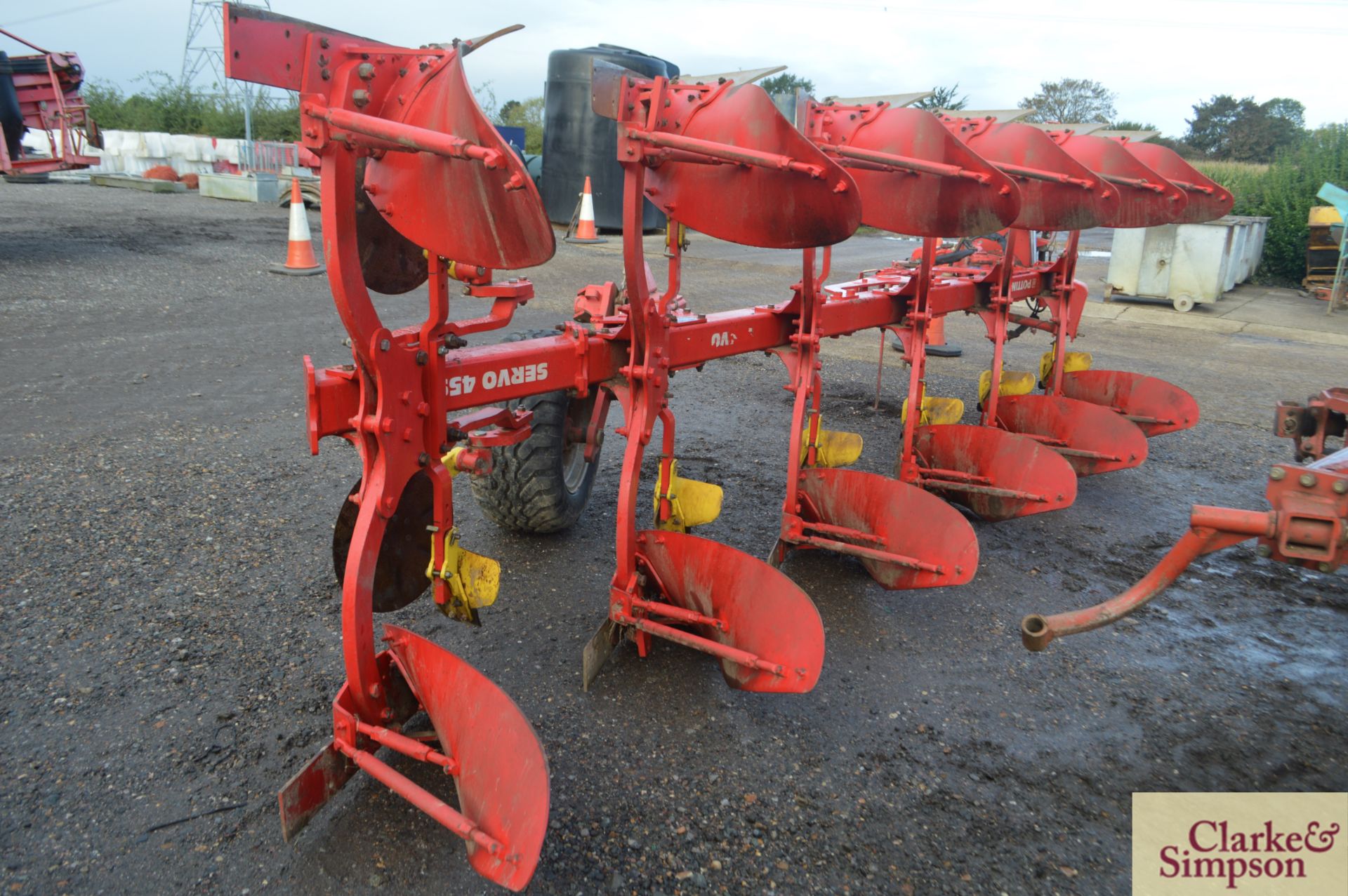 Pottinger Servo 45S 5+1F reversible plough. Serial number VBP00050001003494. With manual vari- - Image 4 of 13