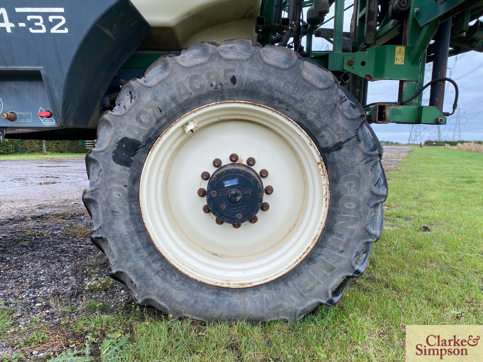 Househam Merlin M4/32 4WD 32m self-propelled sprayer. Registration AE14 LPN. Date of first - Image 21 of 54