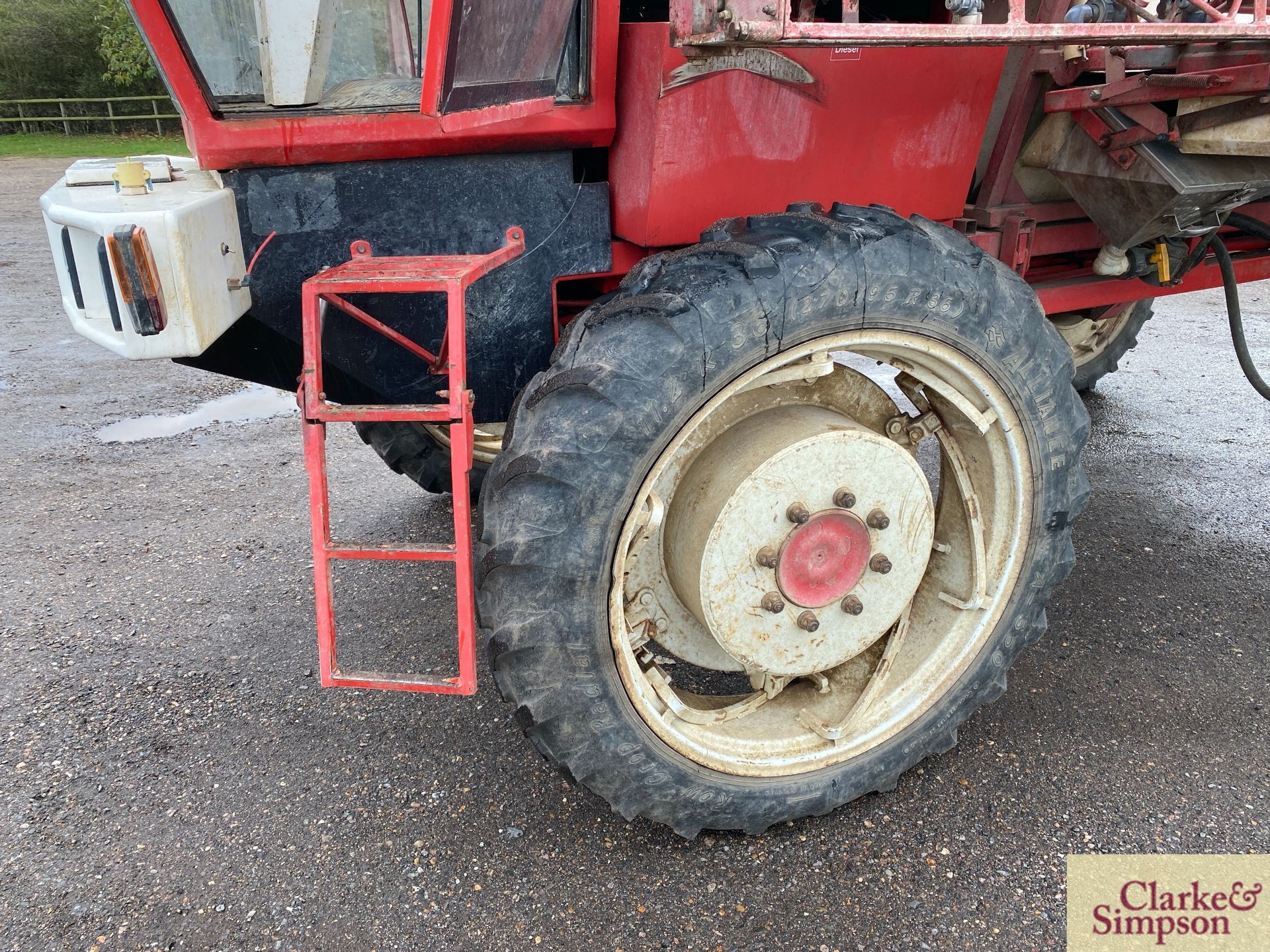 Bateman Hi-Lo 24m 4WD self-propelled sprayer. Registration H98 HDV. Date of first registration 06/ - Image 11 of 44