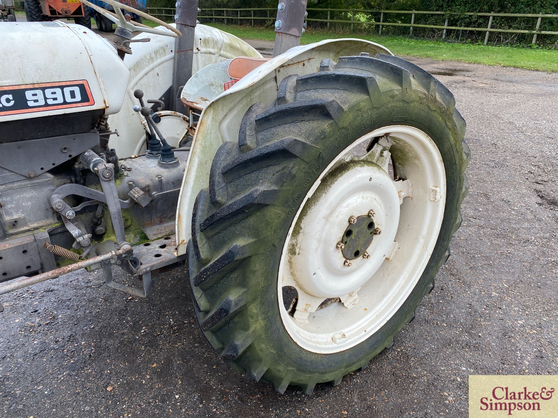 David Brown 990 Selectamatic 2WD tractor. Registration DUE 781D (no paperwork). Serial number 990A/ - Image 20 of 31