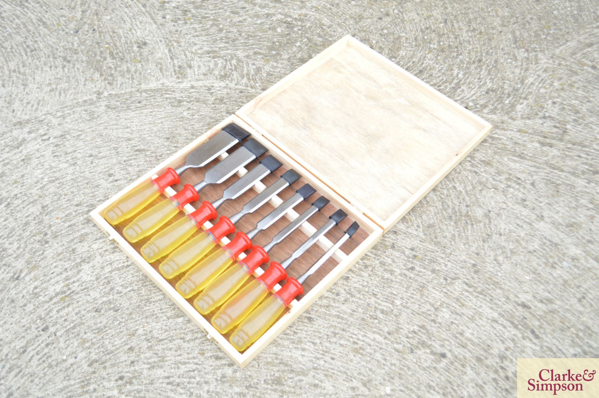 Professional chisel set.*