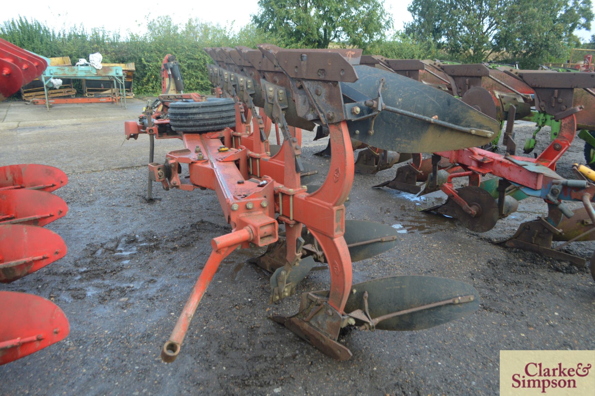 Gregoire Besson RB7 5F reversible plough. 1998. Serial number 705197. With No8 bodies and - Image 3 of 11