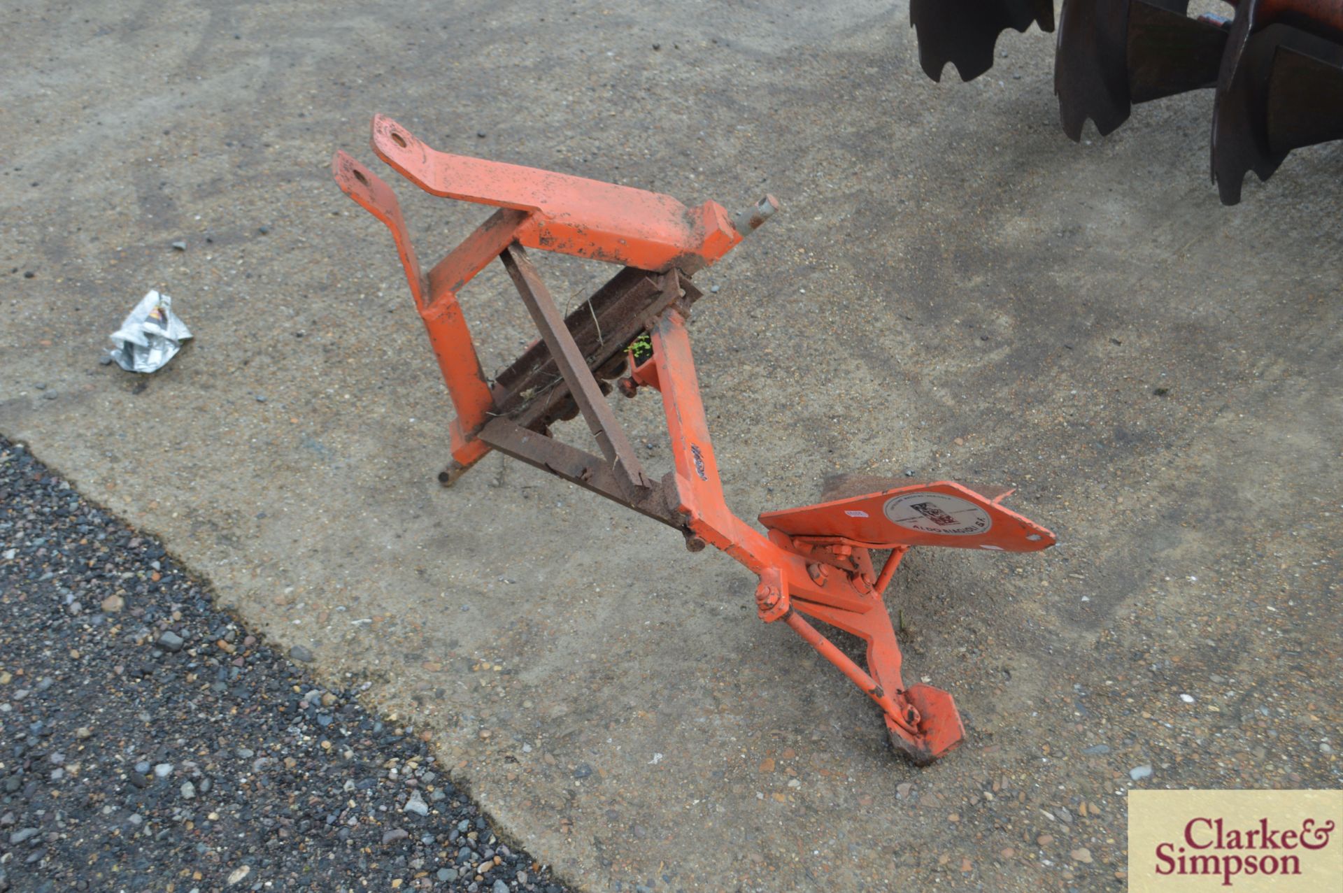 Single furrow plough for compact tractor. - Image 2 of 2