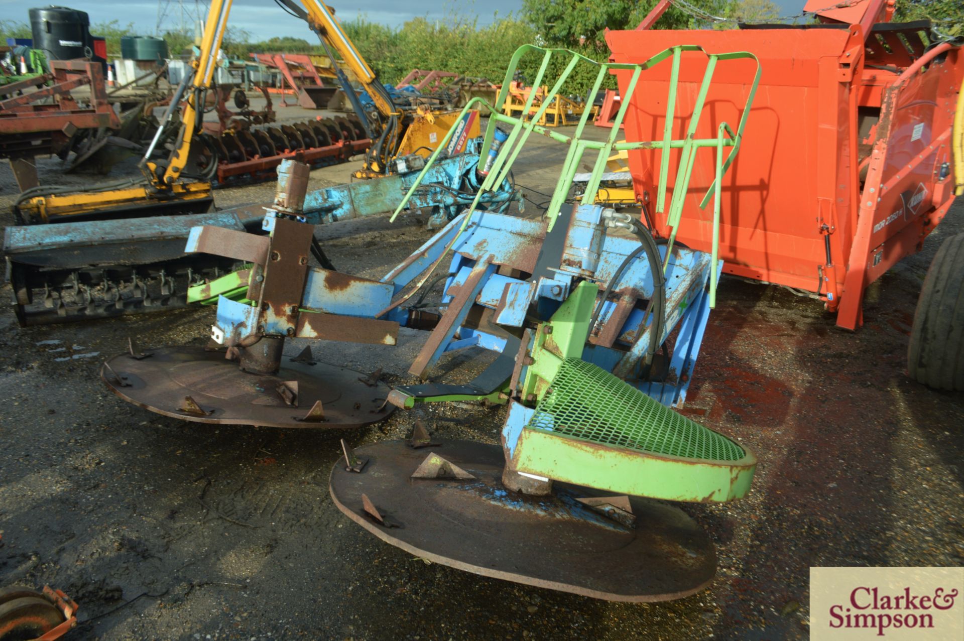 PrimeX loader mounted round bale spreader. Manitou brackets. *