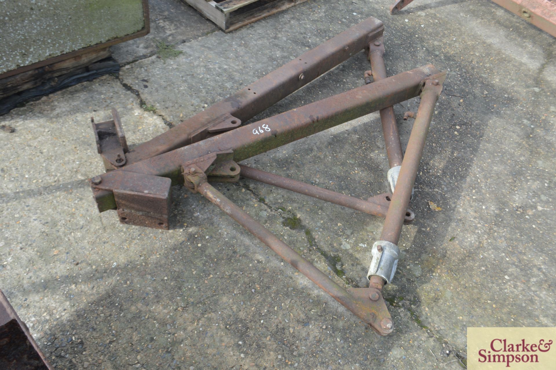 Horndraulic loader brackets and rams for Ferguson TED20. - Image 2 of 2