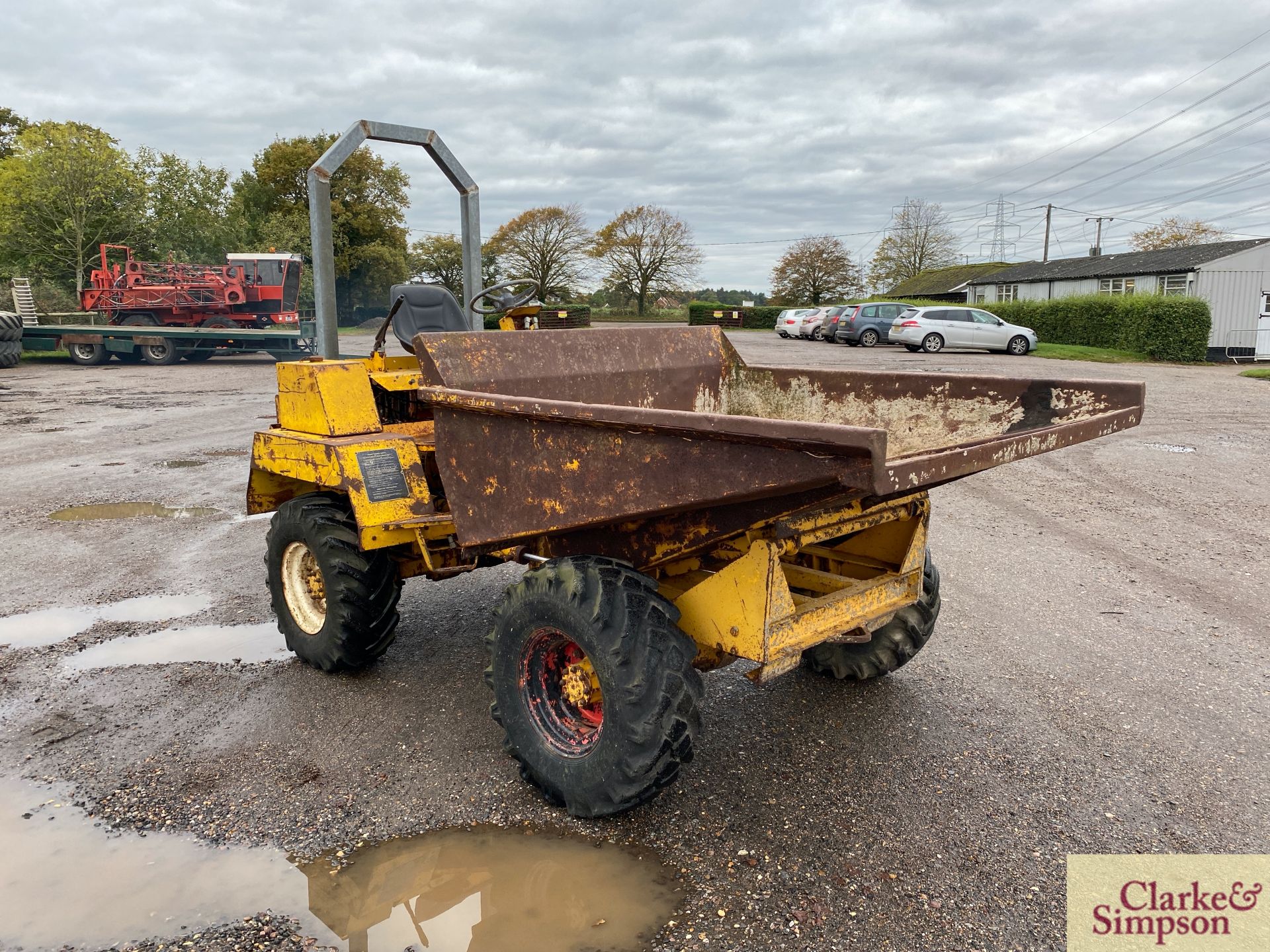 Winget 2.5T 4WD pivot steer dumper. 11.5/80R15 wheels and tyres. With electric start Lister 3cyl