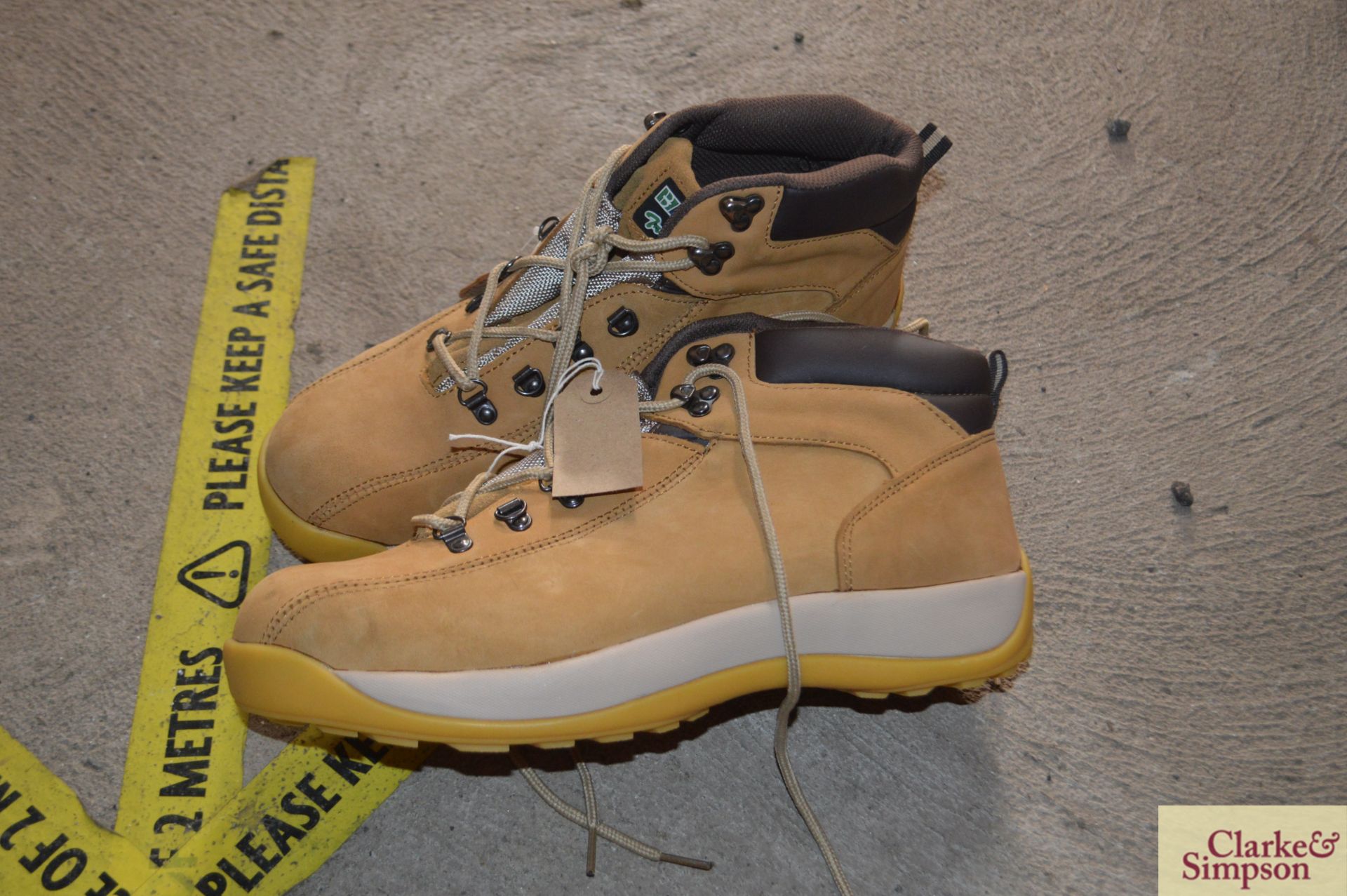 Pair of safety boots - Size 11.