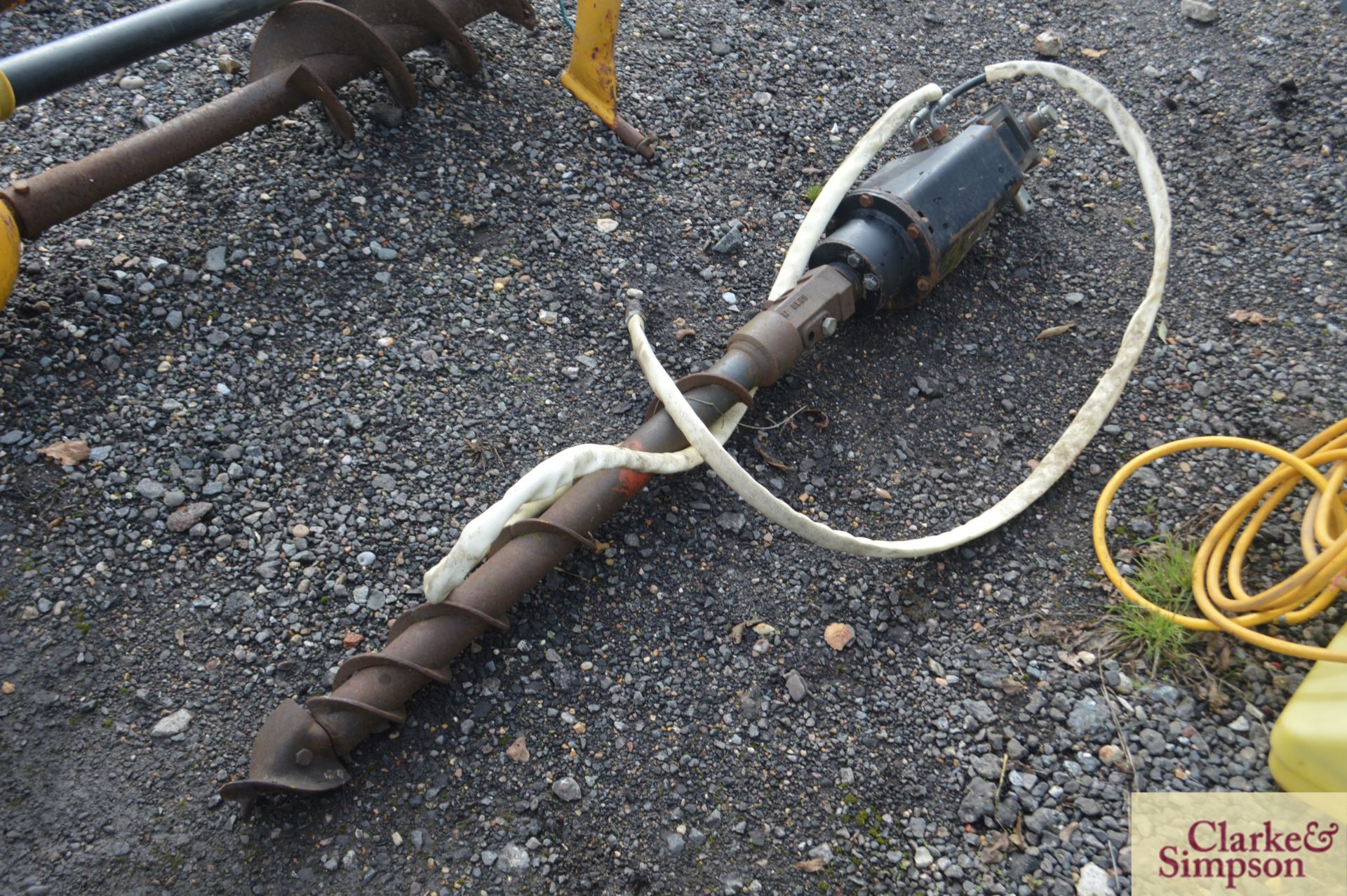 Hydraulic post hole borer to fit mini-digger. * - Image 2 of 4