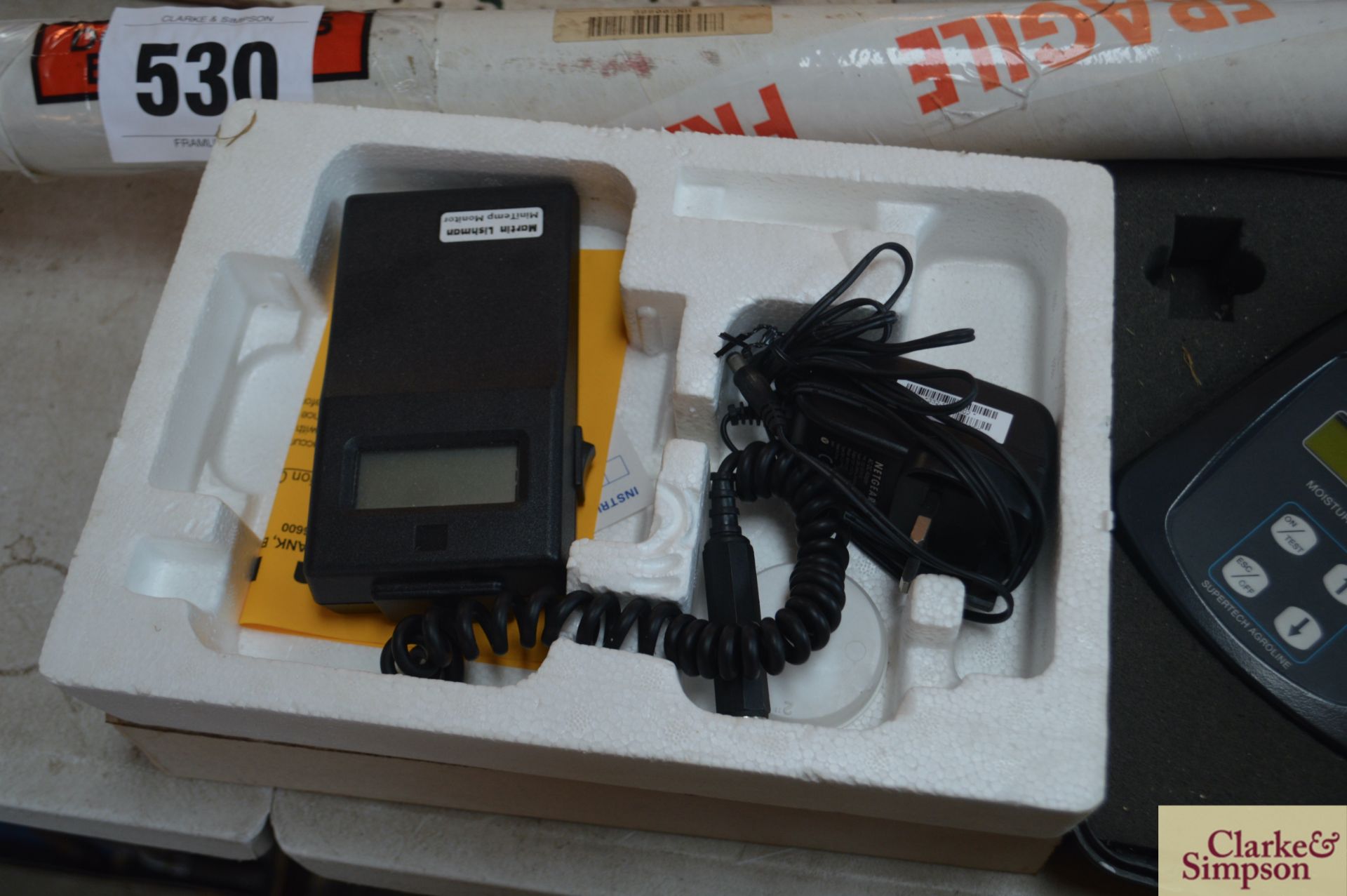 Moisture meter and temperature probe. * - Image 4 of 4