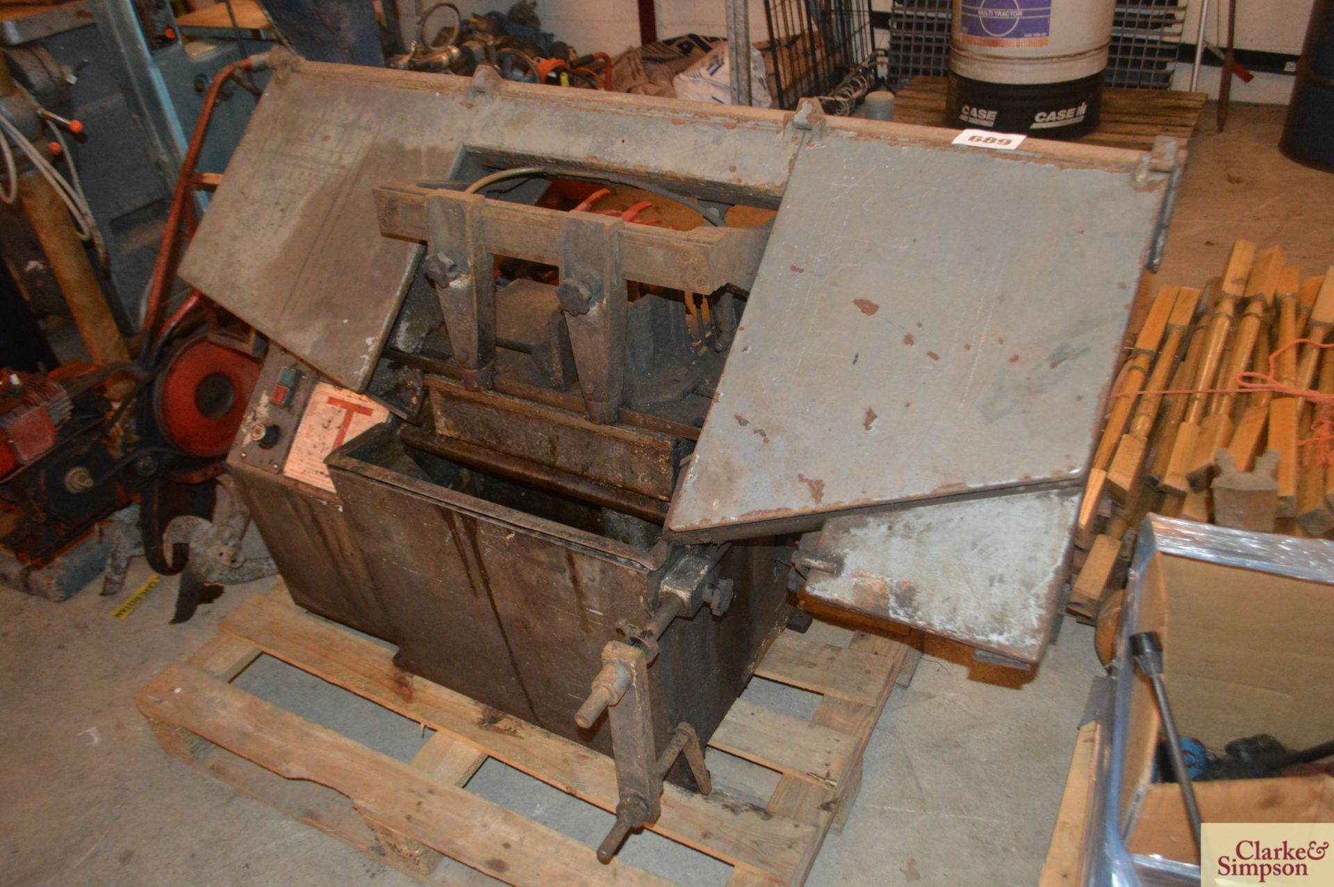 Industrial band saw. * - Image 2 of 2