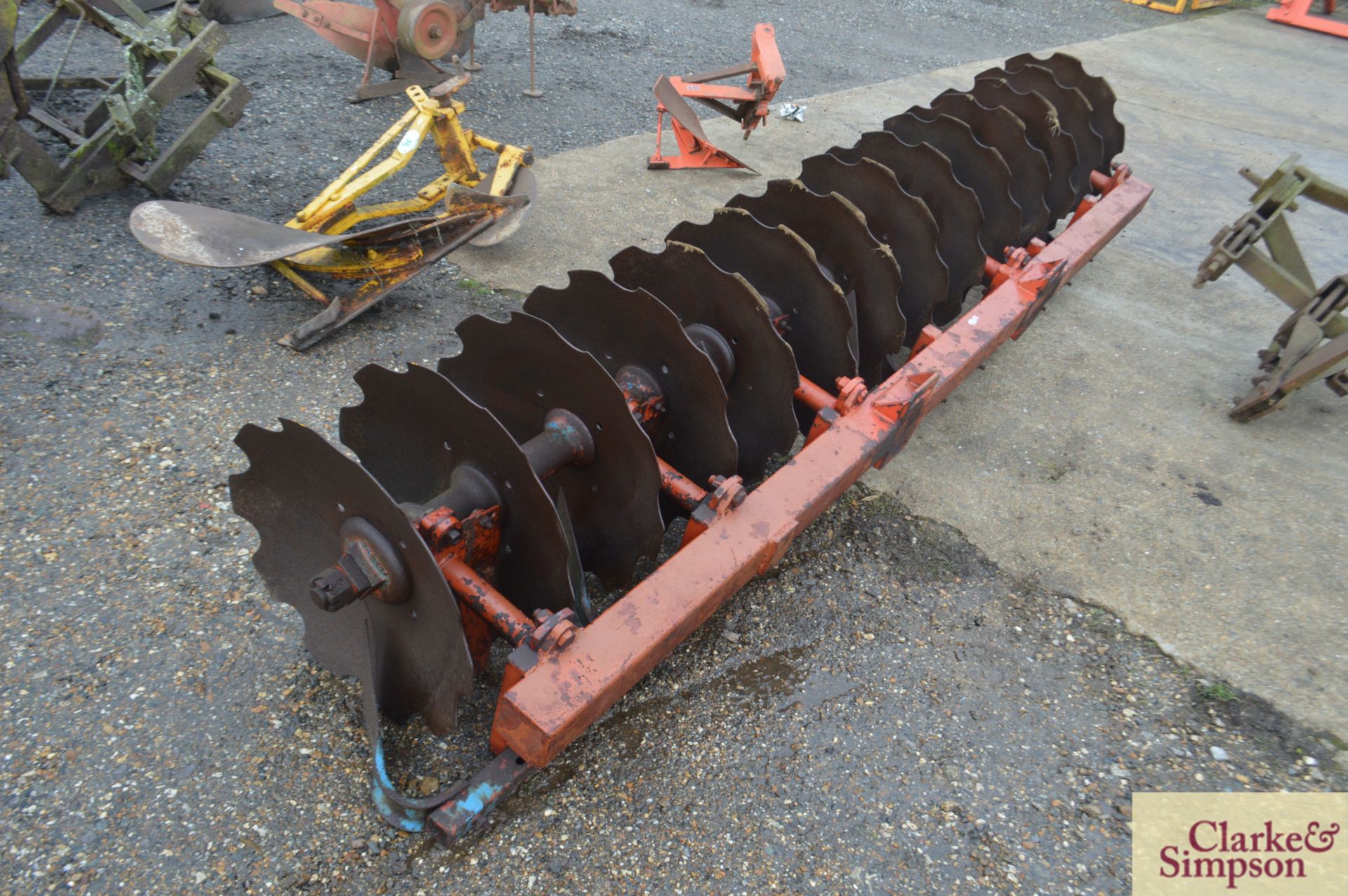 Single row c.3m 2ft cut away discs. Previously fitted to subsoiler. * - Image 2 of 4