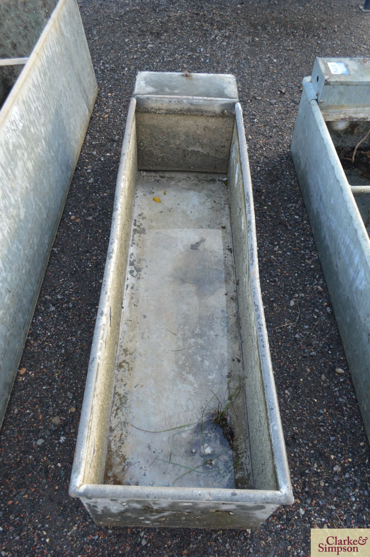 Large water trough. * - Image 3 of 3