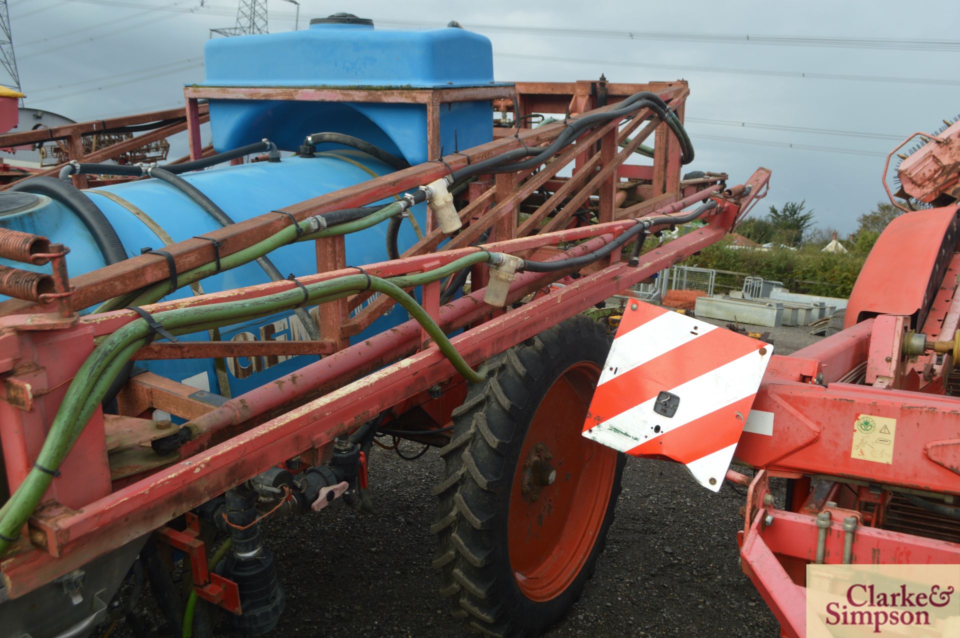 Gem 18m 2000L trailed sprayer. 1990. Serial number 337. 230/95R36 wheels and tyres. With drawbar - Image 10 of 11