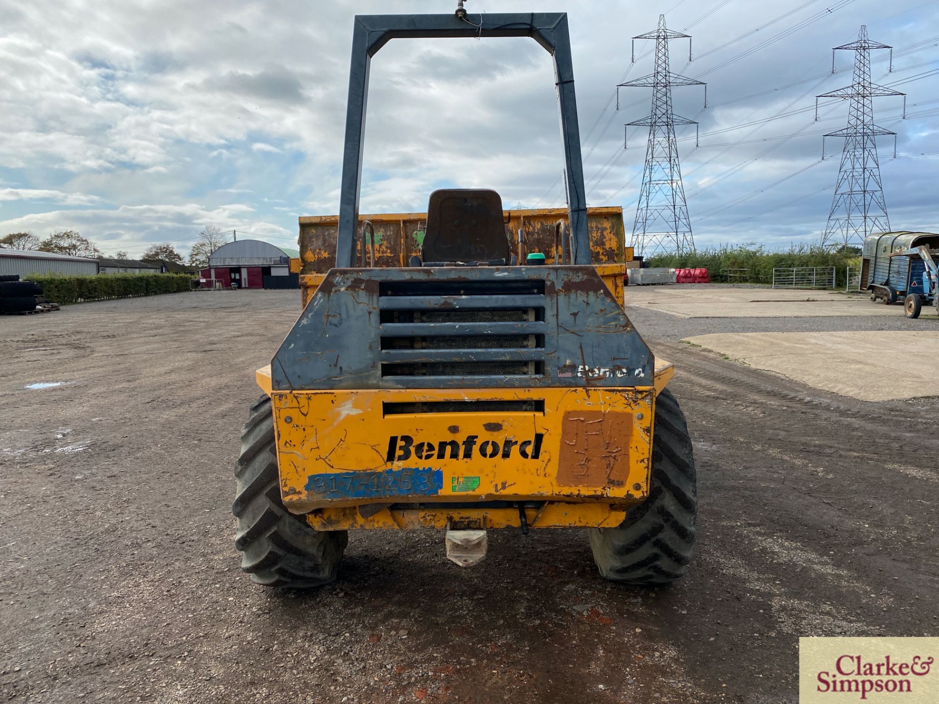 Benford 6T 4WD pivot steer dumper. 2000. Serial number SLBDNOOEY7H0721. 405/70R20 wheels and - Image 4 of 36