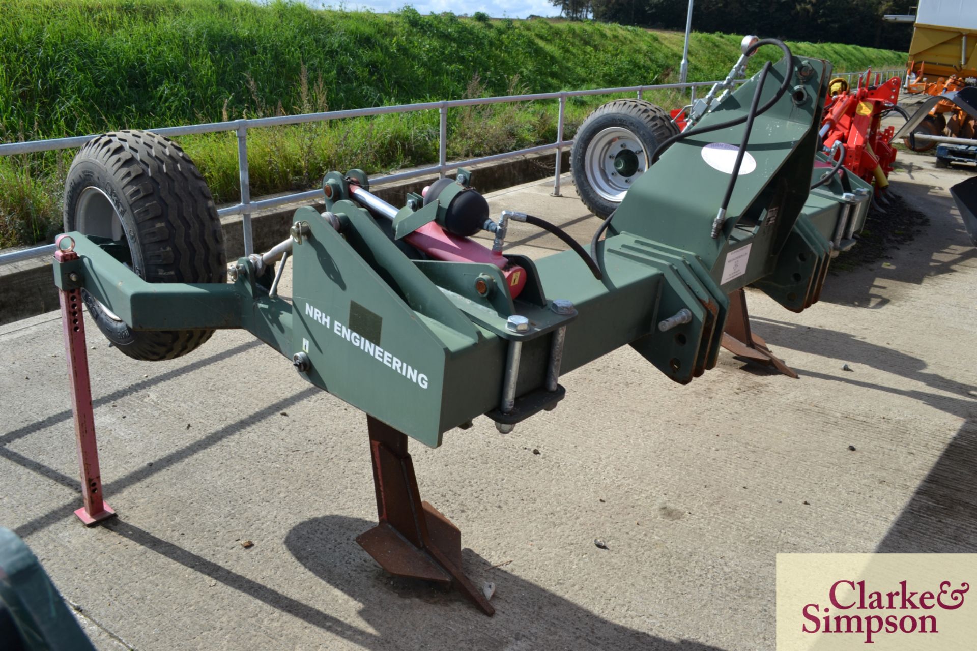 NRH twin leg tramline subsoiler. With adjustable leg position, depth wheels and hydraulic leg reset. - Image 2 of 6