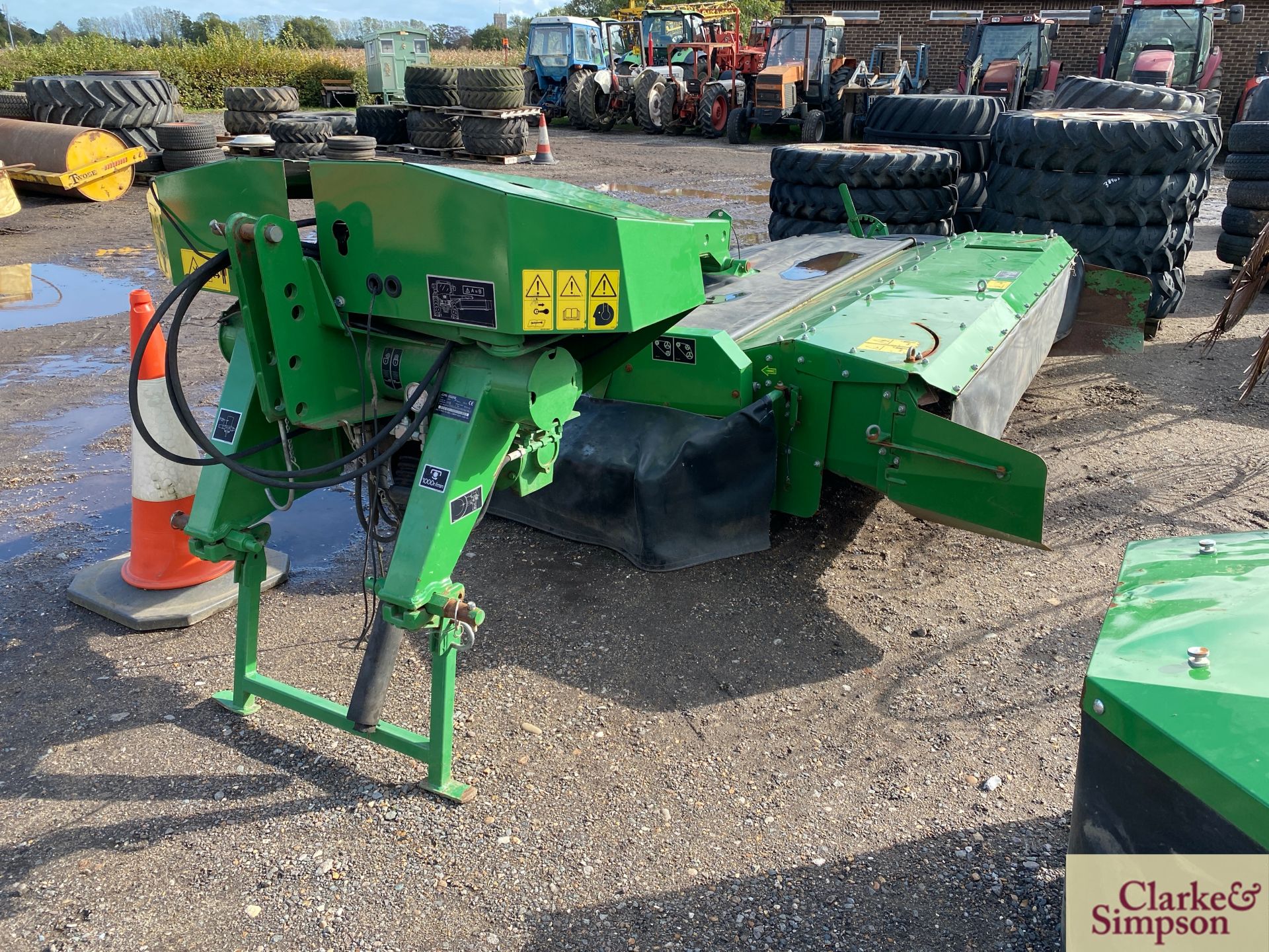 John Deere 331 mounted disc mower conditioner. 2013. * - Image 4 of 8