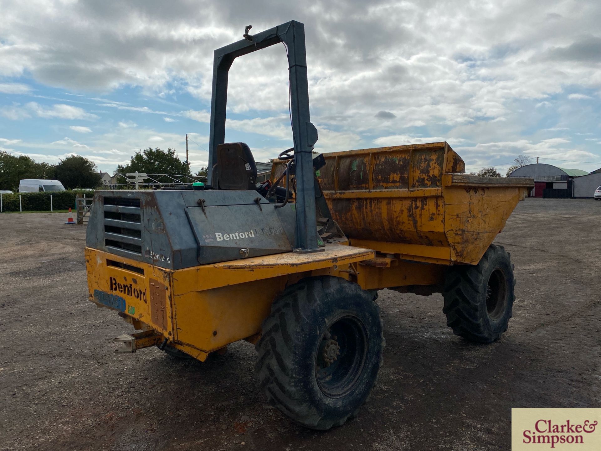 Benford 6T 4WD pivot steer dumper. 2000. Serial number SLBDNOOEY7H0721. 405/70R20 wheels and - Image 5 of 36