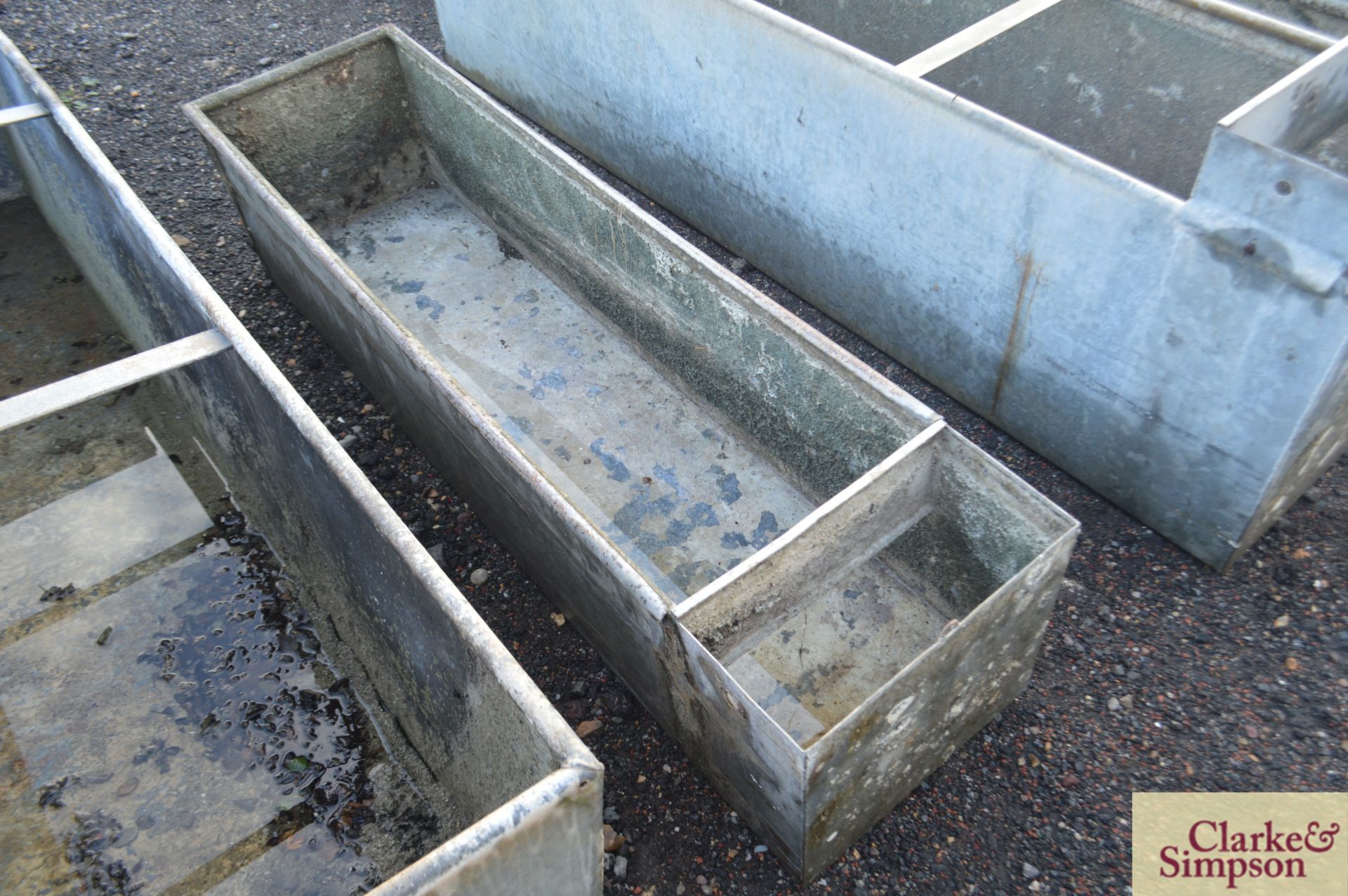 Large water trough. * - Image 2 of 3