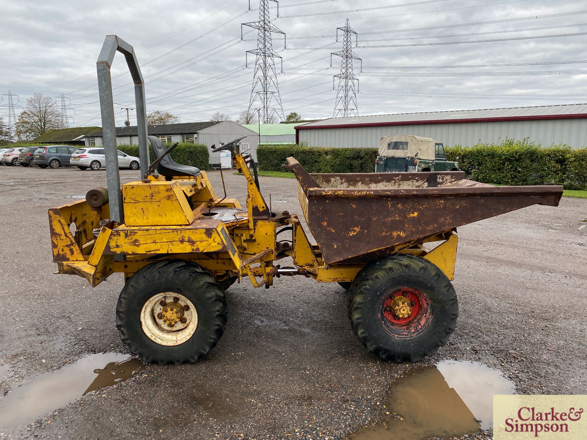 Winget 2.5T 4WD pivot steer dumper. 11.5/80R15 wheels and tyres. With electric start Lister 3cyl - Image 8 of 32