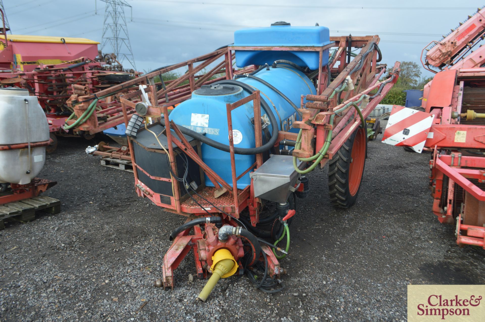 Gem 18m 2000L trailed sprayer. 1990. Serial number 337. 230/95R36 wheels and tyres. With drawbar - Image 2 of 11