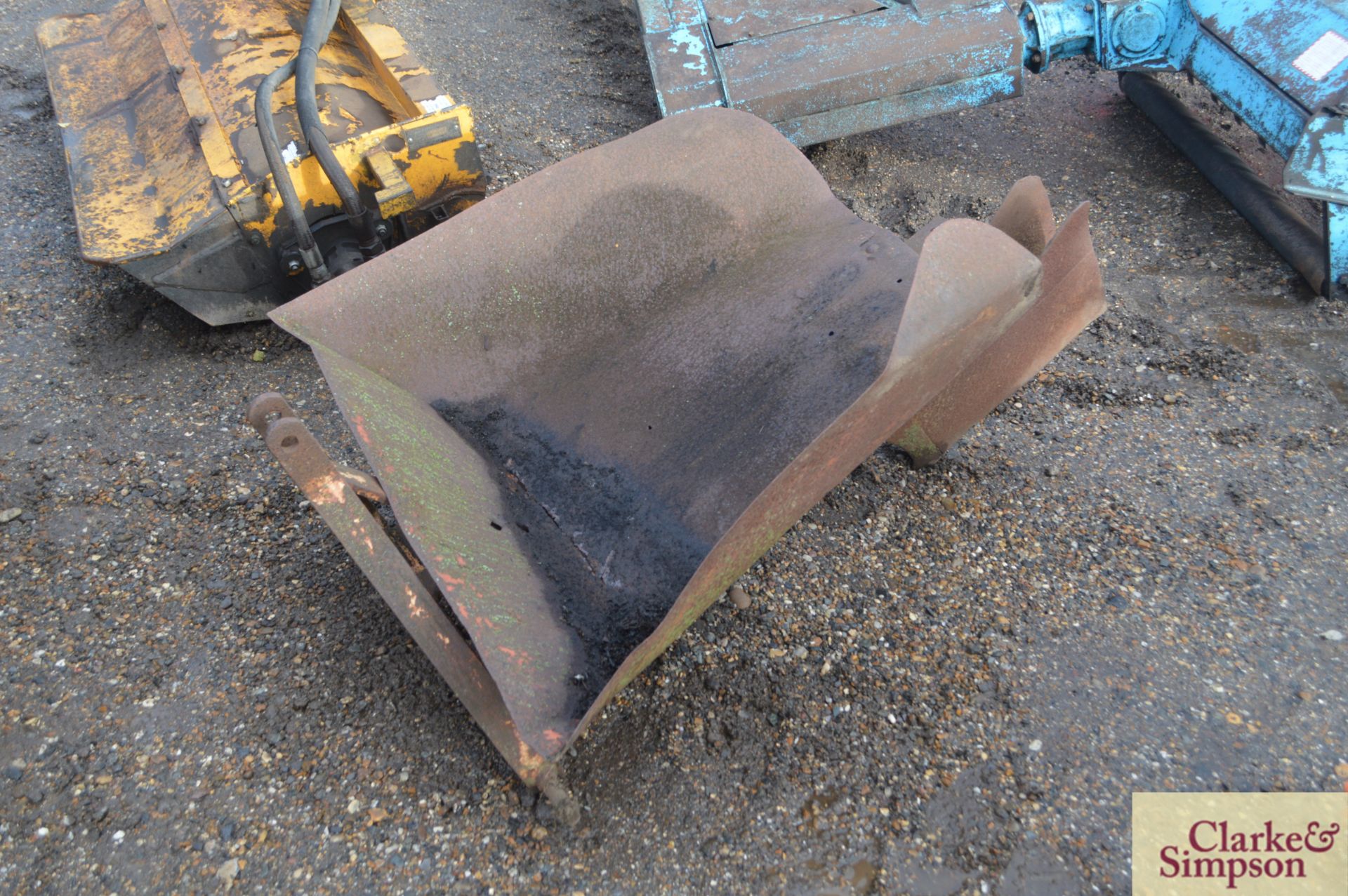 Linkage mounted drainage plough. * - Image 2 of 4