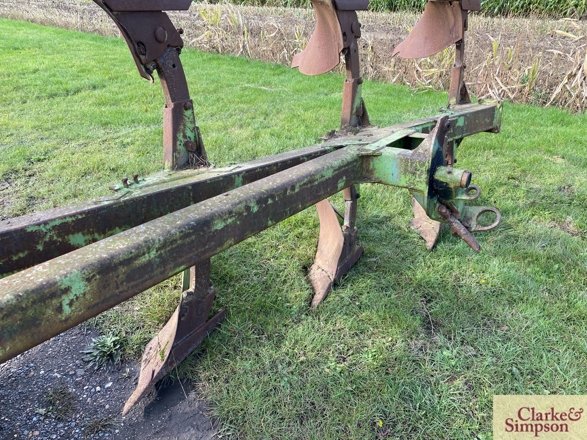 Dowdeswell DP7E 5F reversible plough. Serial number 414391418. * - Image 7 of 10